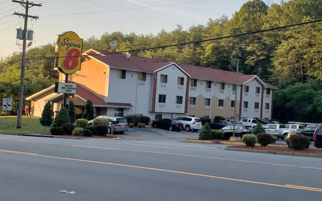 Super 8 by Wyndham Martinsville VA