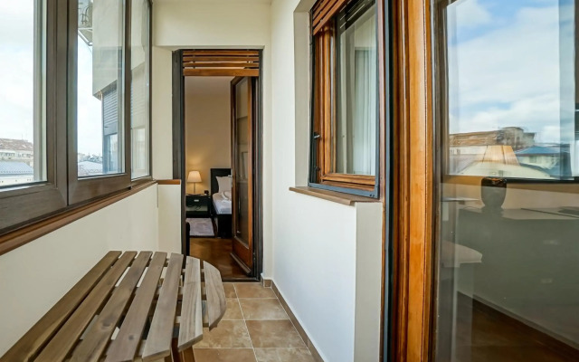 Lovely - 3 Bdr. Serviced Apartment In Old Town