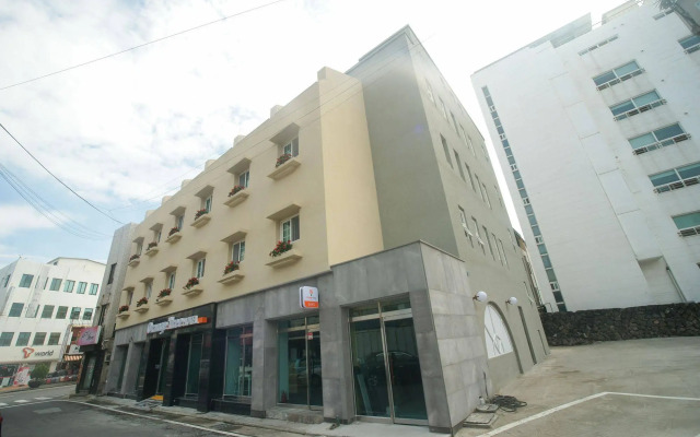 Orange Tree Hotel & Cafe
