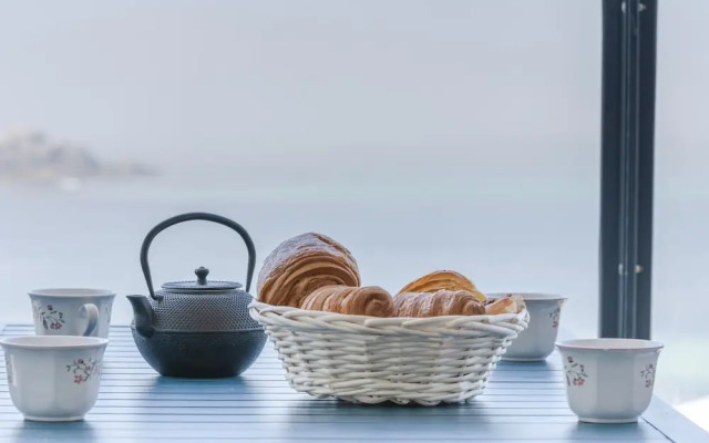 Apartment in Porspoder Near Plage du Bourg