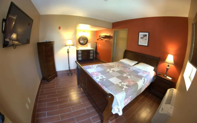 Put in Bay Victory Station Hotel