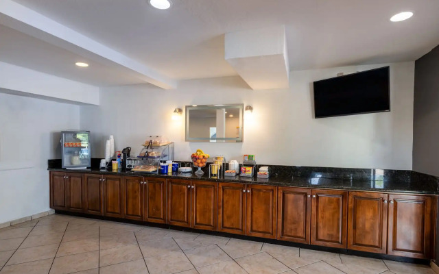 Days Inn By Wyndham Encinitas Moonlight Beach