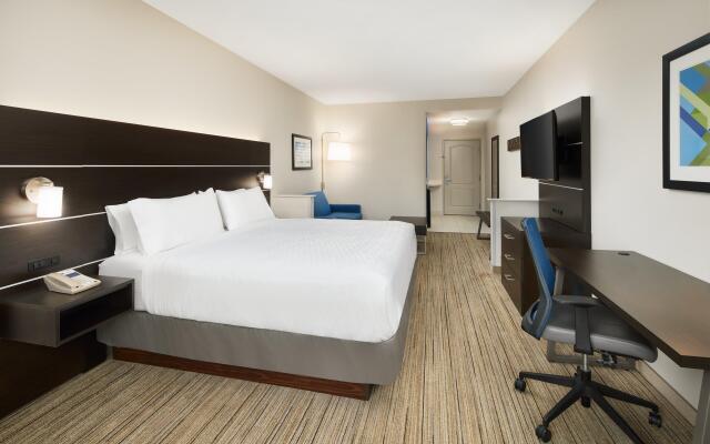 Holiday Inn Express & Suites Valdosta West - Mall Area, an IHG Hotel