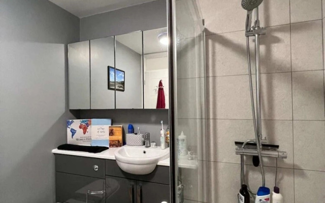 Quiet 3 Bedroom House With a Garden in Putney