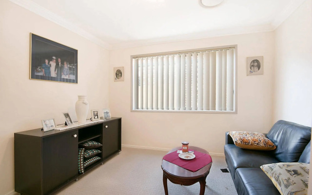 Central Redcliffe Holiday House