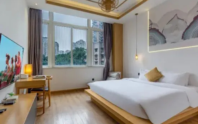 Qianyi Qianxun Hotel (Chongqing Jiefangbei Hongyadong Branch)
