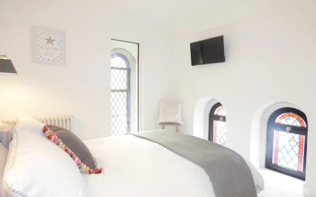 1 Chapel Place