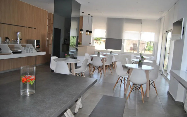 Theofilos City Hotel