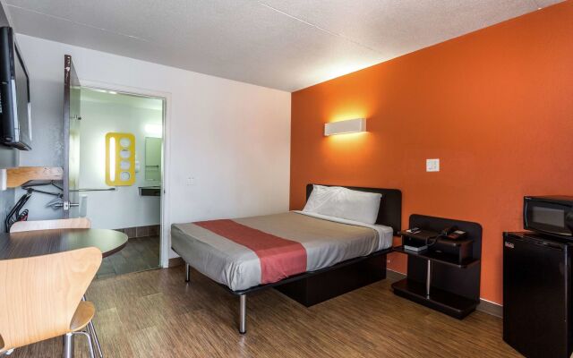 Motel 6 Evansville