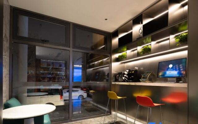 Pujing Waiting Hotel (Dongli Plaza Zhangguizhuang Subway Station)