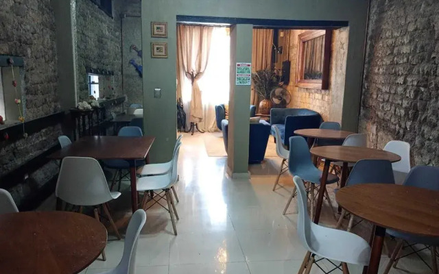 Adhoc Boutique Barrio Antiguo
