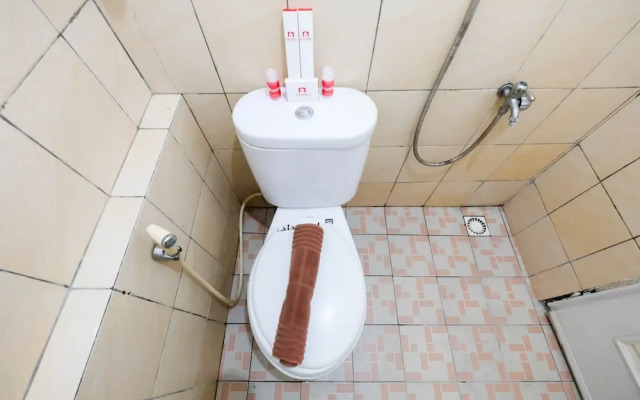 Simple 2BR Green Pramuka Apartment