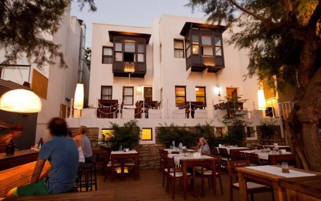 Cumba Suites Cafe&Bistro
