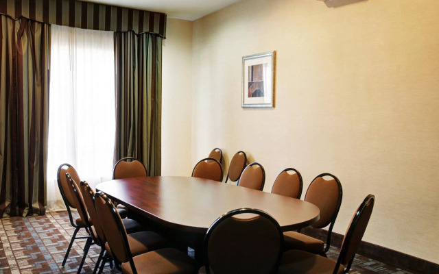 Spark by Hilton Selma