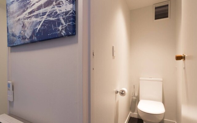 Spacious Lake View Townhouse Alpine Walk TO Town