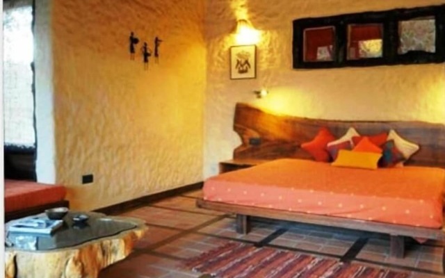 Pugdundee Safaris - Kanha Earth Lodge