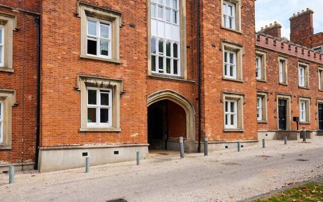 The Woolwich Retreat - Enticing 5bdr House With Parking