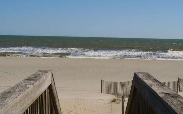 Reel 'em Inn 4 Bedroom Home by RedAwning