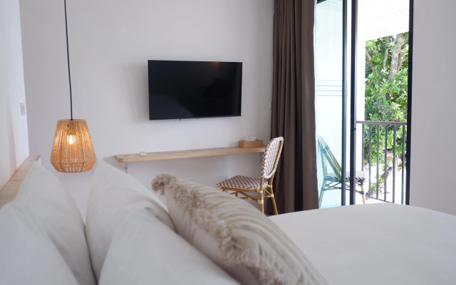 The Parlour Krabi by ZUZU