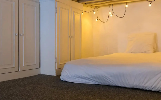 Sunny Dussoubs I Unique 1-br Loft in Montorgueil