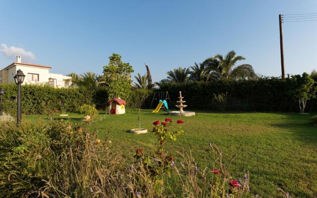 Villa Tsikkos Tria in Argaka