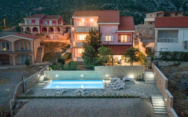 Apartments Villa Dina