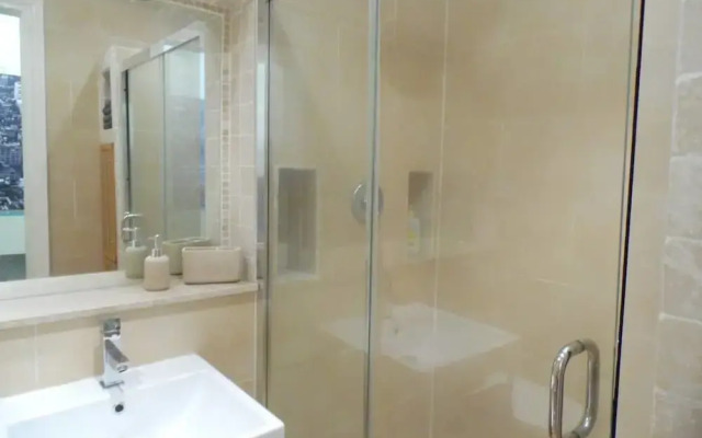 Spacious and Quiet Flat in the Heart of Finnieston
