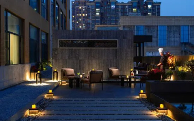 Renwen Huadian Hotel