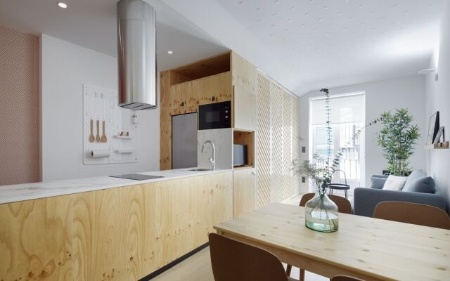 Easo Plaza Apartment by FeelFree Rentals