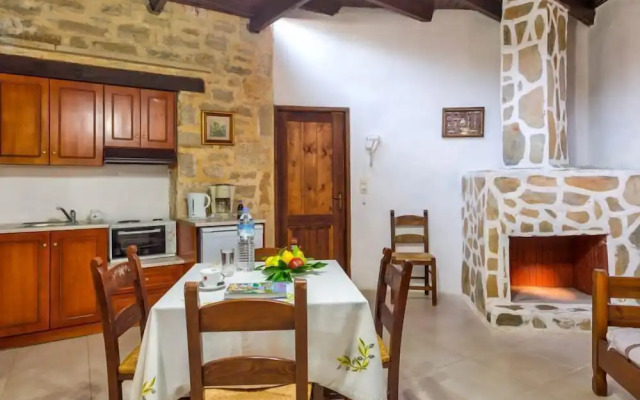 Stone Village Petrino Horio