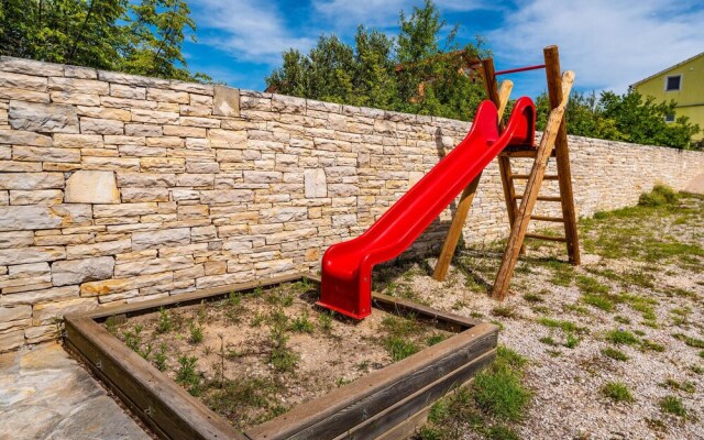 Nice Home in Lisicic With Wifi and 3 Bedrooms