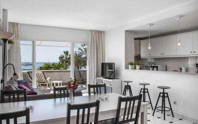 Beachfront Location in Benalmadena Ref 70