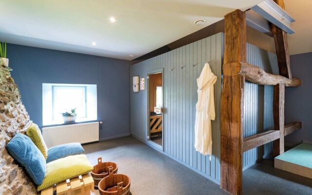 Majestic Holiday Home In Butgenbach With Turkish Steambath