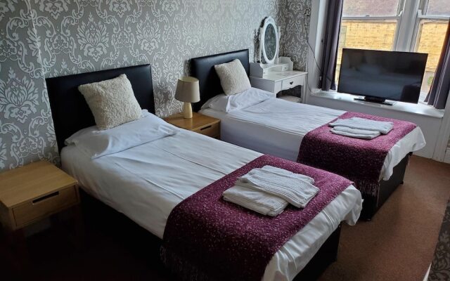 The Queens Arms Hotel