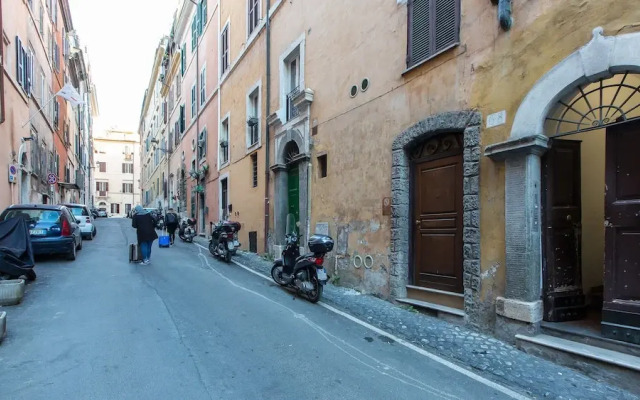 Rental in Rome Bernini Square