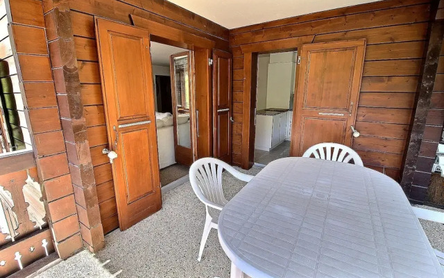 35 Rooms Apartment at 300m From the Cableway