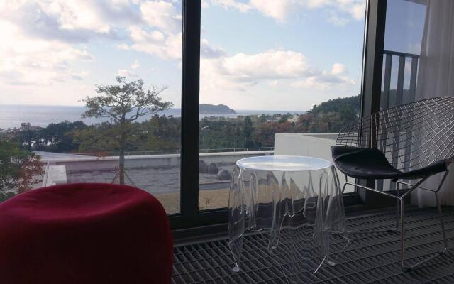 Jeju Bom Stay & Art Gallery