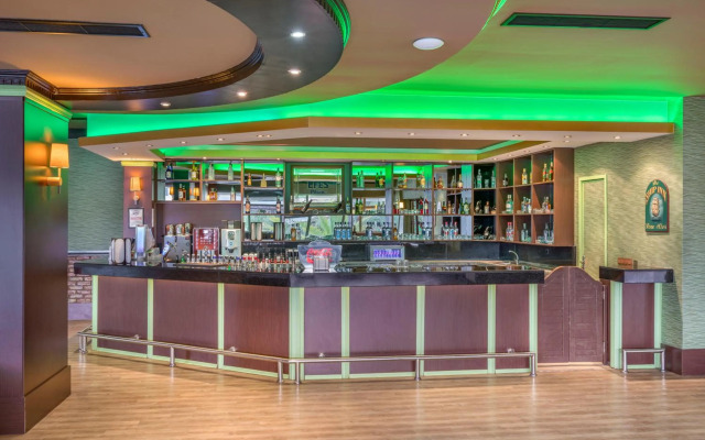 Green Max Hotel