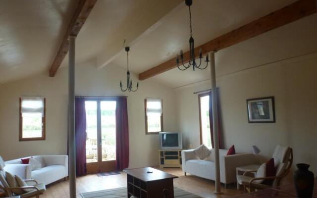 Hirondelle Holiday Home