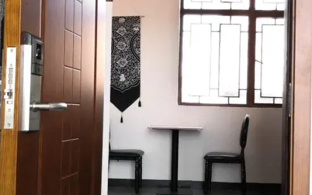 Xingyi Huayu Su Inn