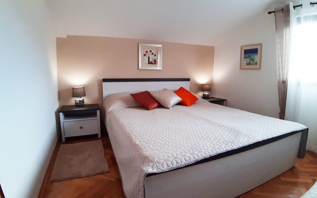 Apartments Zrinka