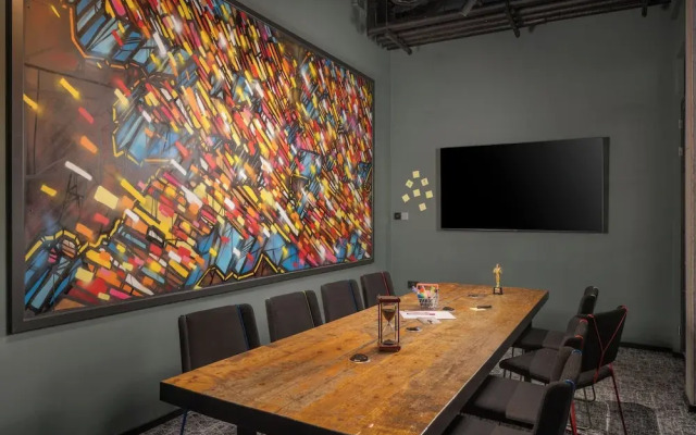 Moxy Cork