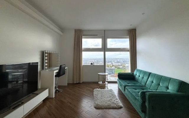 Skyline 1 Bedroom Apartment in Central Birmingham