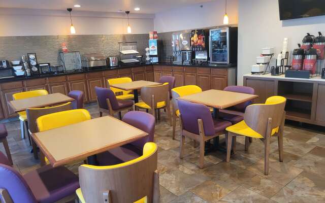 Best Western Plus Altoona Inn