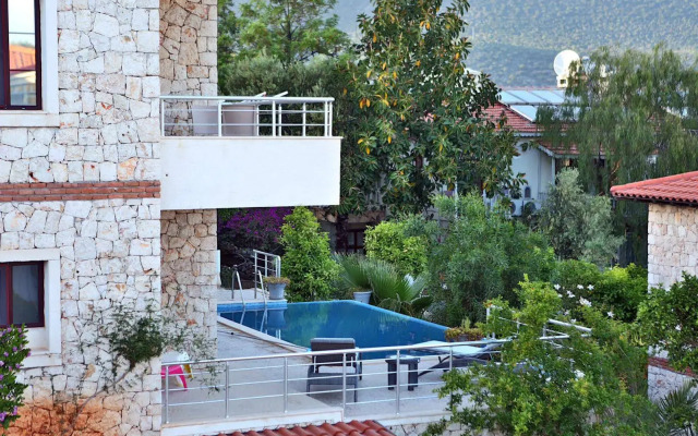 Merla Kaş Villas
