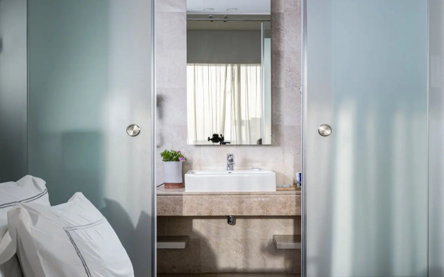 The G Hotel Seashell