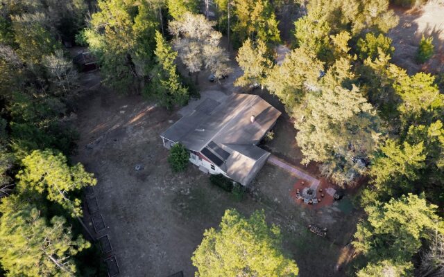 Ranch Home w Games Hot Tub and Beautiful Scenery