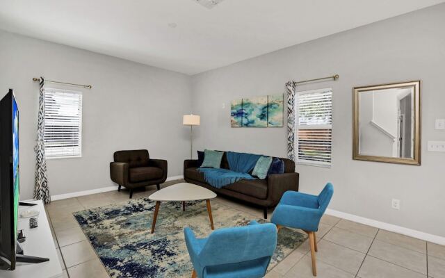 Roomy Town Home, Mickey-themed Bedroom! #4bv550