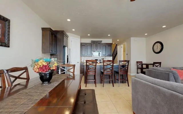 Southern Delight 3 Bedroom Apts by RedAwning