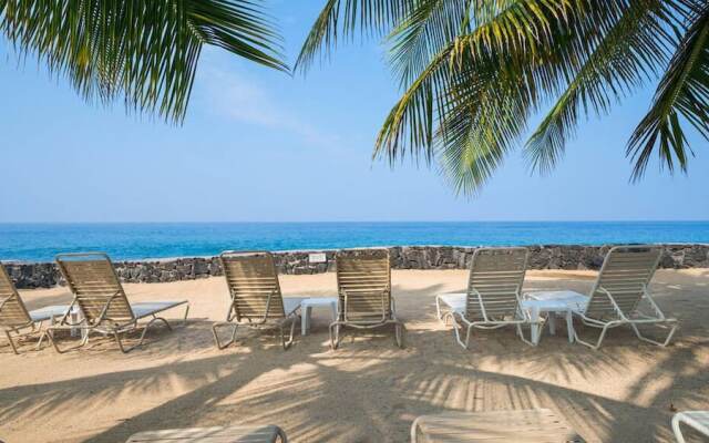 Casa De Emdeko Condo w/ Pool A/C & Ocean Views